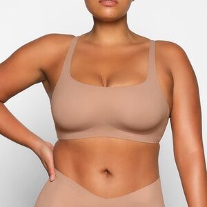 SKIMS Naked Scoop Bralette Sienna Large